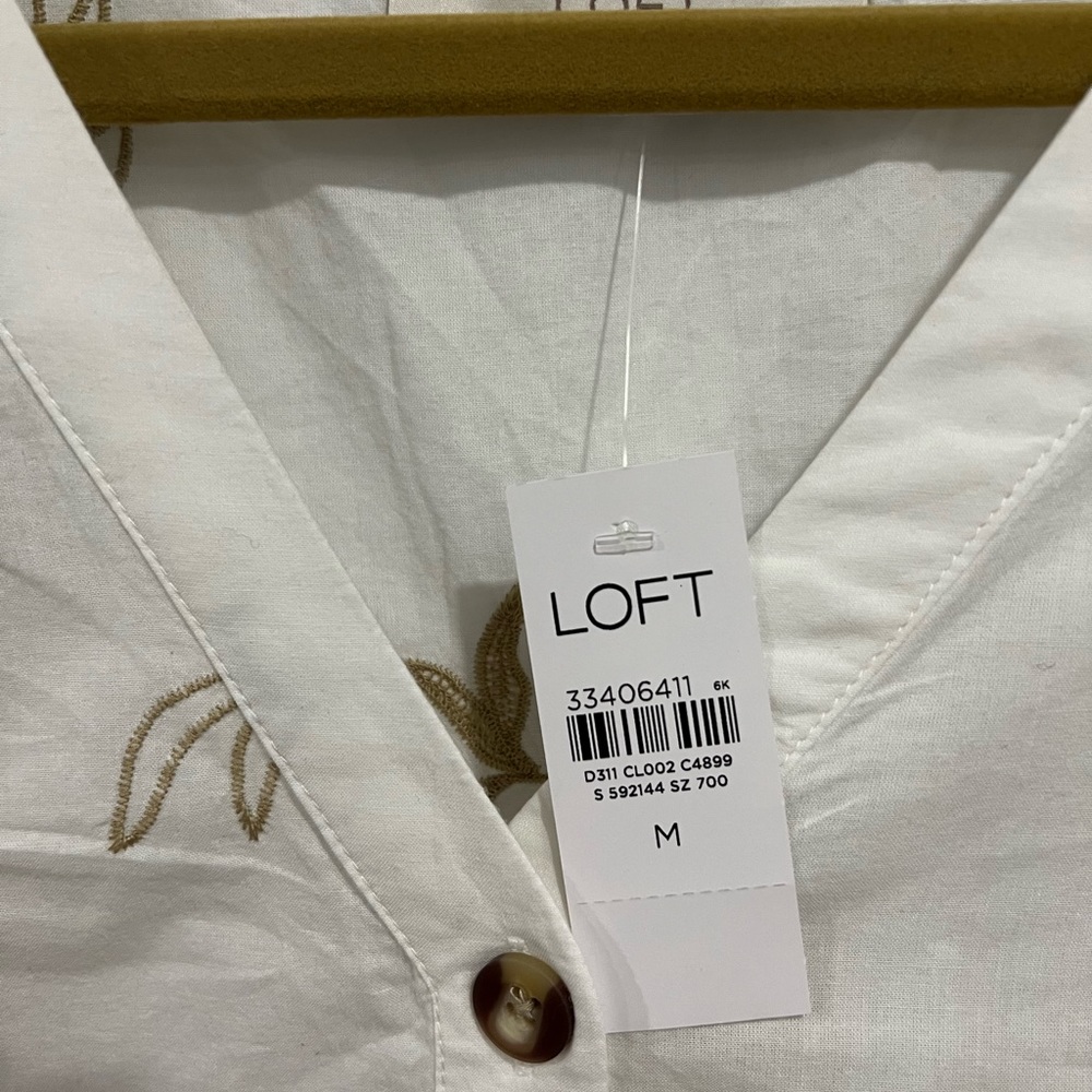 NWT LOFT White & Gold Floral Embroidered Ruffle Button Top - Size M - Picture 5 of 7